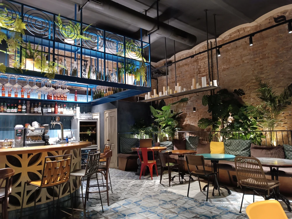 Restaurant with green plants